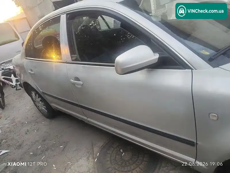 Skoda Superb 2003, фото з оголошення 2 з 10, VIN TMBDU23U439039996
