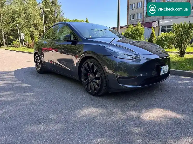 Tesla Model Y 2024, фото з оголошення 2 з 20, VIN 7SAYGDEF8RF020386