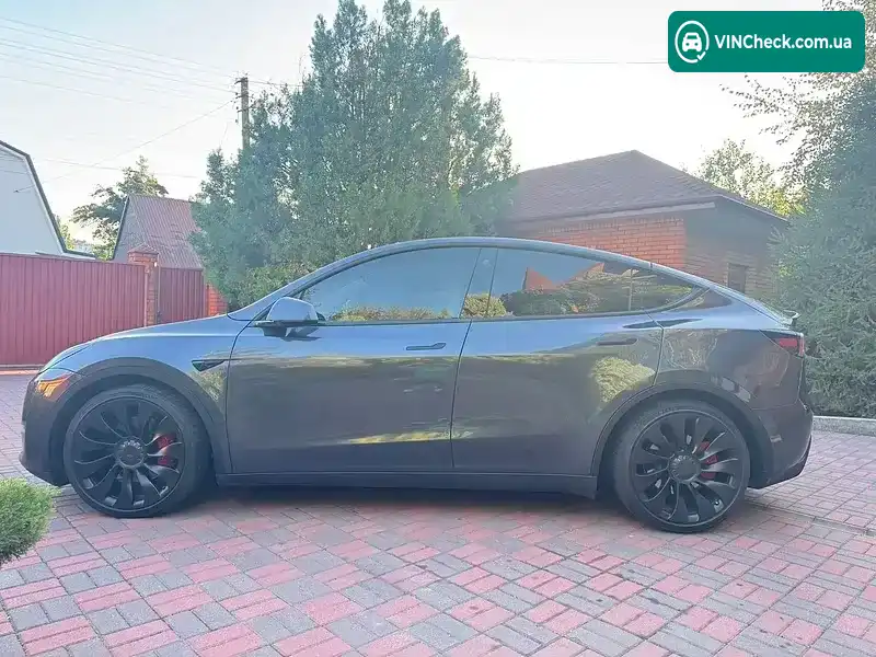 Tesla Model Y 2023, фото з оголошення 2 з 17, VIN 7SAYGDEF6PF745496