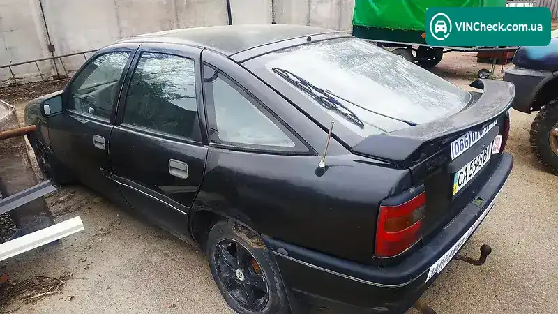 Opel Vectra 1990, фото з оголошення 1 з 3, VIN W0L000089L1105529