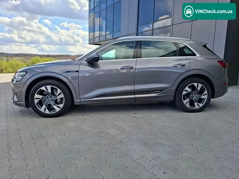 Audi e-tron 2020, фото з оголошення 2 з 20, VIN WAUZZZGE4LB036282