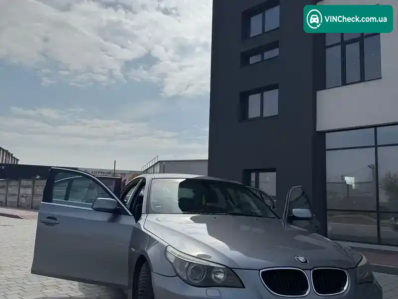 BMW 5 Series 2004, фото з оголошення 2 з 10, VIN WBANA31000B024741