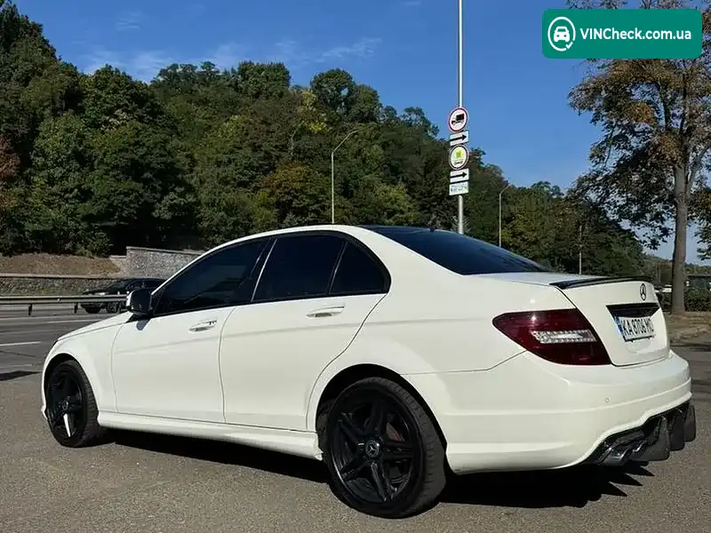 Mercedes-Benz C-Class 2007, фото з оголошення 2 з 12, VIN WDD2040541A029842