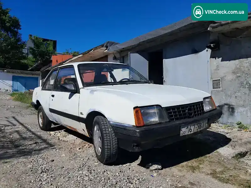 Opel Ascona 1988, фото з оголошення 2 з 8, VIN W0L000088G6038366