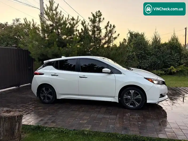 Nissan Leaf 2018, фото з оголошення 2 з 10, VIN 1N4AZ1CP9JC314955