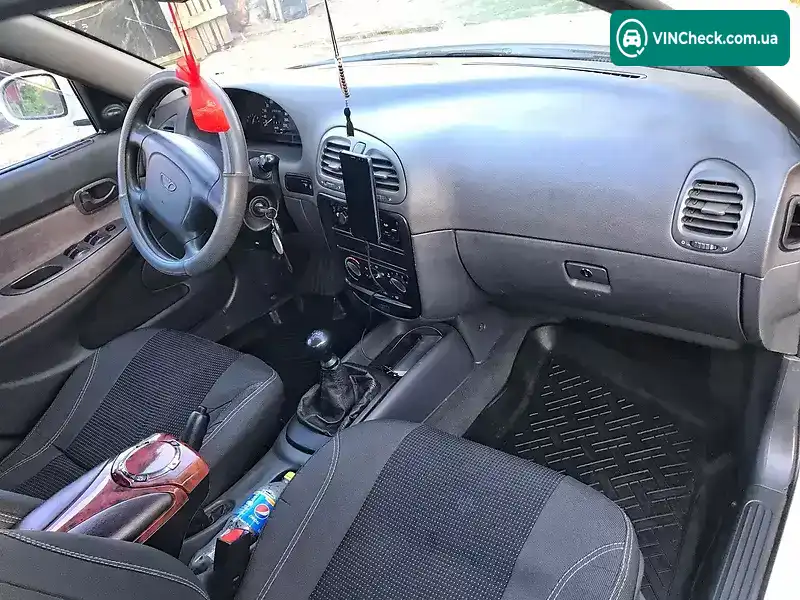 Daewoo Nubira 1998, фото з оголошення 2 з 2, VIN KLAJF696EWK216509