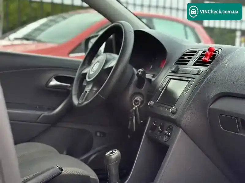 Volkswagen Polo 2011, фото з оголошення 1 з 5, VIN XW8ZZZ61ZCG009788