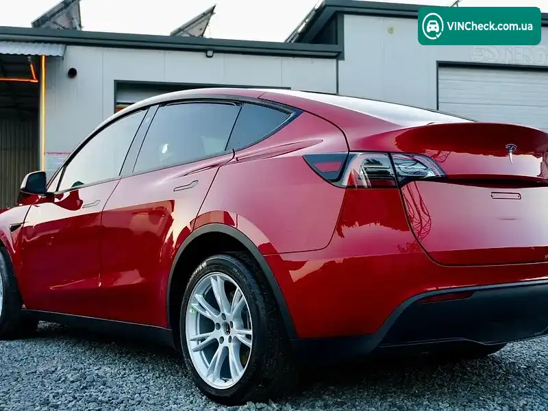 Tesla Model Y 2023, фото з оголошення 2 з 20, VIN 7SAYGDEE5PA078361