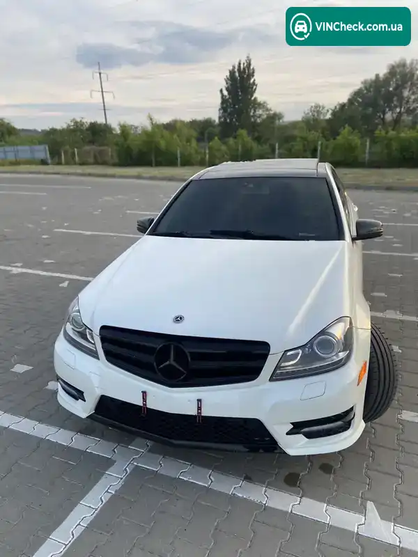 Mercedes-Benz C-Class 2012, фото з оголошення 2 з 18, VIN WDDGF4HB0CR232808