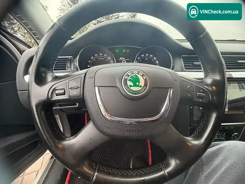 Skoda Superb 2011, фото з оголошення 2 з 20, VIN TMBJE73T7C9030262