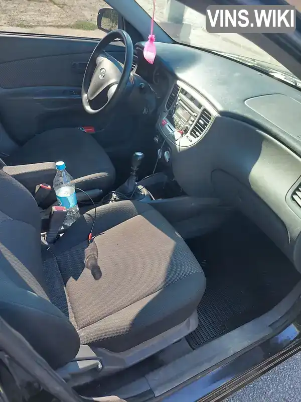 Kia Rio 2006, фото з оголошення 2 з 9, VIN KNEDE243266160863
