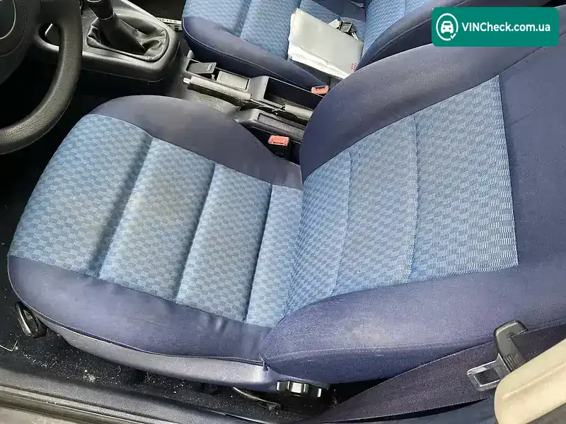 Audi A4 1998, фото з оголошення 2 з 11, VIN WAUZZZ8DZXA021458