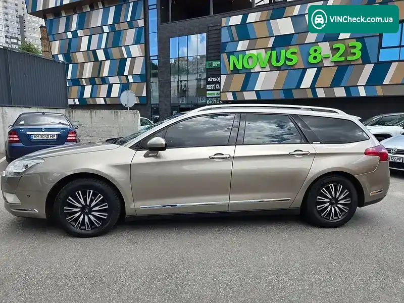 Citroen C5 2010, фото з оголошення 2 з 13, VIN VF7RWRHF8AL550618