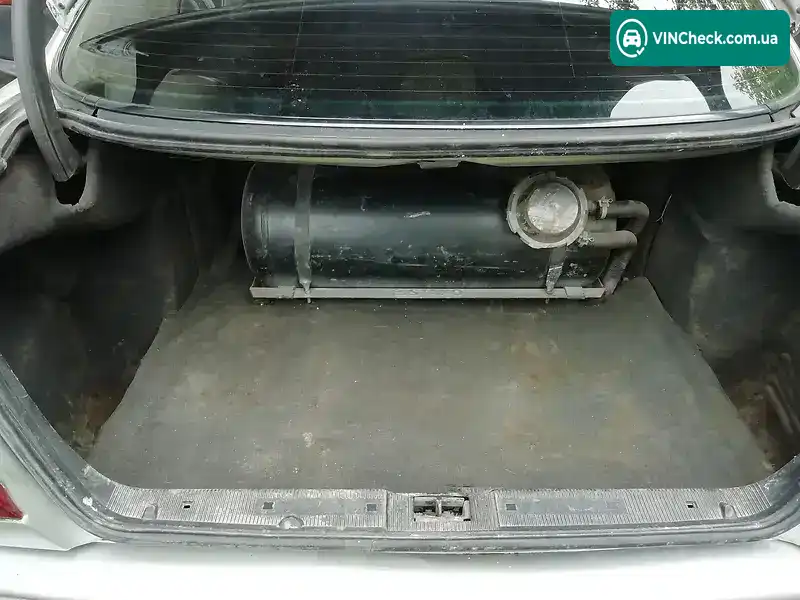 Mercedes-Benz E-Class 1998, фото з оголошення 2 з 16, VIN WVWZZZ3BZYE413683