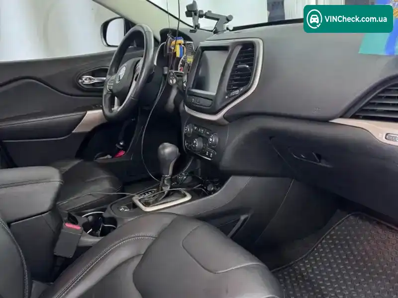 Jeep Cherokee 2017, фото з оголошення 2 з 8, VIN 1C4PJMDX5JD585842