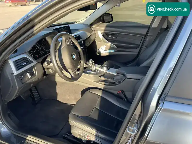 BMW 3 Series 2012, фото з оголошення 2 з 16, VIN WBA3B3C50DF537984
