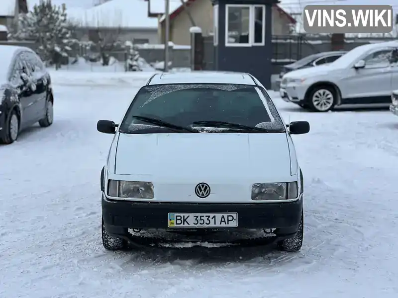 Volkswagen Passat 1989, фото з оголошення 2 з 9, VIN WVWZZZ31ZLB015349
