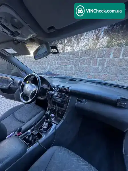 Mercedes-Benz C-Class 2003, фото з оголошення 2 з 15, VIN WDB2030461F505015