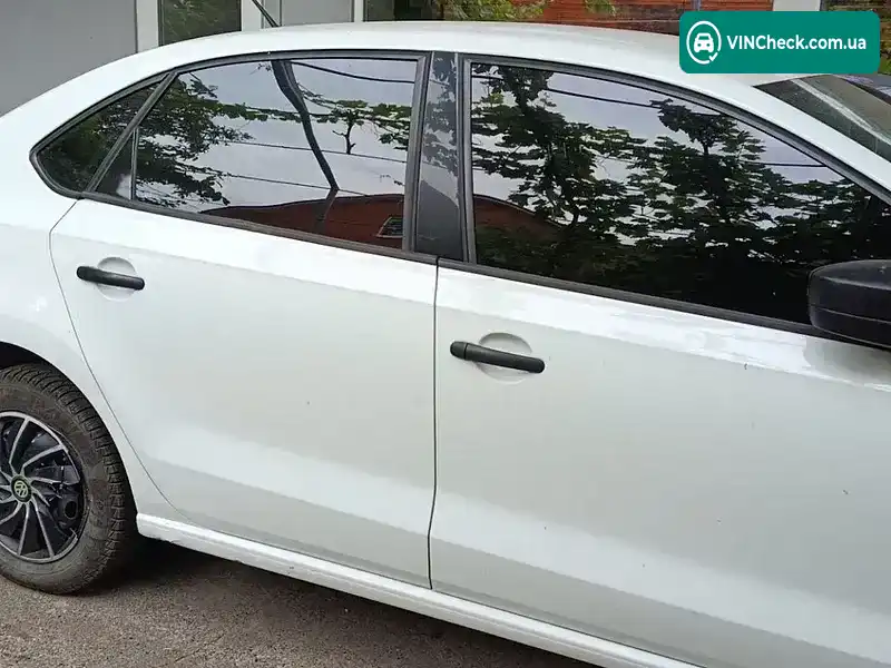 Volkswagen Polo 2018, фото з оголошення 2 з 20, VIN XW8ZZZ61ZJG066278