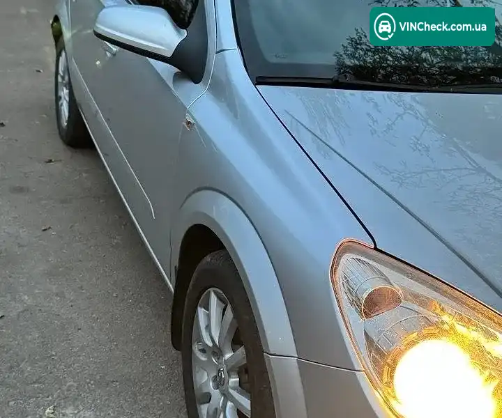 Opel Astra 2008, фото з оголошення, VIN W0L0AHL3582203012