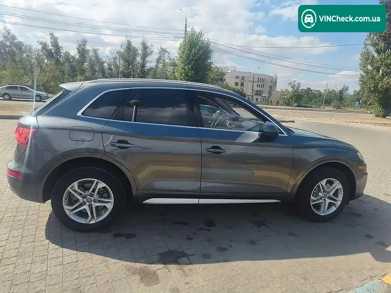 Audi Q5 2019, фото з оголошення 2 з 9, VIN WA1ANAFY2K2088060