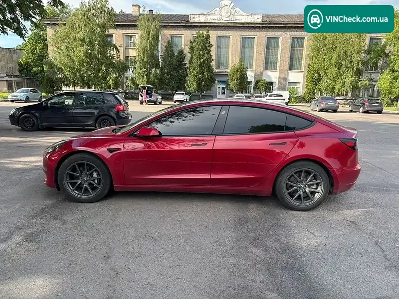 Tesla Model 3 2021, фото з оголошення 2 з 5, VIN 5YJ3E1EB3MF999994