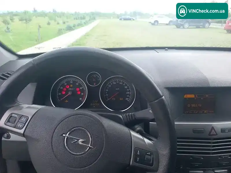 Opel Astra 2006, фото з оголошення, VIN W0L0AHL3562140152