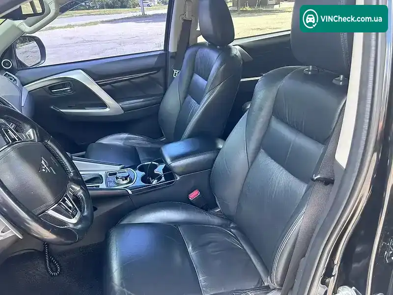 Mitsubishi Pajero Sport 2019, фото з оголошення 2 з 5, VIN MMCGUKS10KHZ01001
