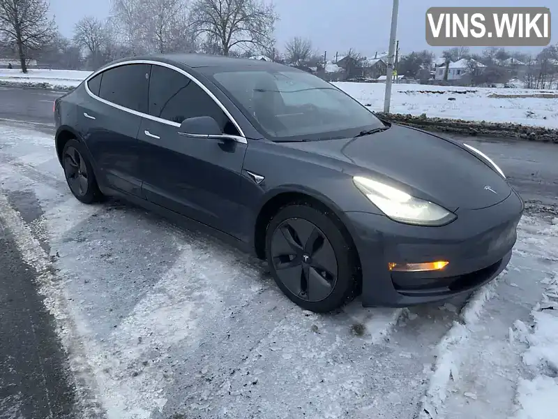 Tesla Model 3 2018, фото з оголошення 1 з 11, VIN 5YJ3E1EA0JF033931