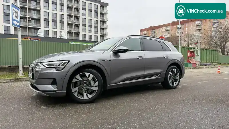 Audi e-tron 2019, фото з оголошення 2 з 20, VIN WAUZZZGE8KB004014