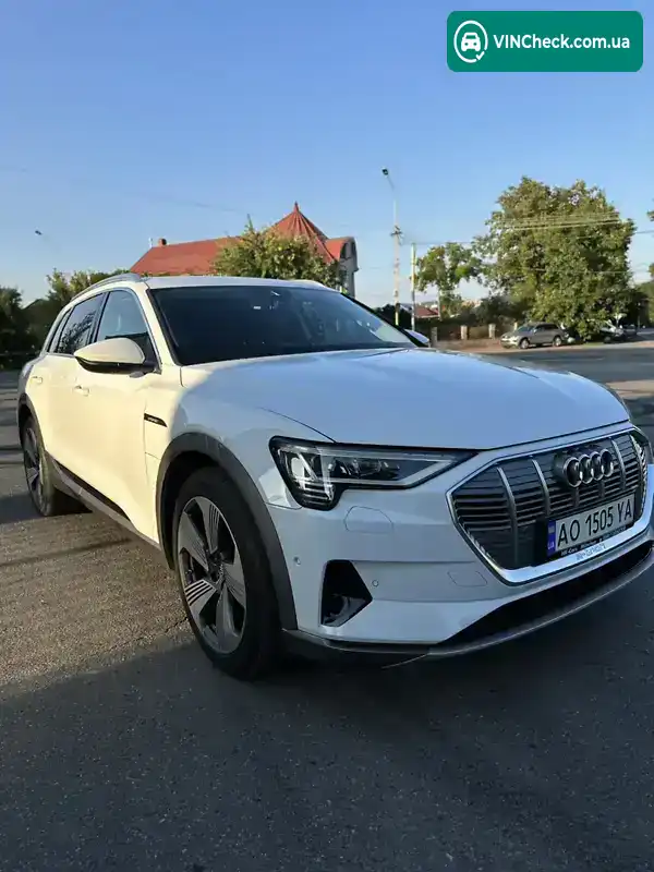 Audi e-tron 2019, фото з оголошення 1 з 19, VIN WAUZZZGE5KB004598