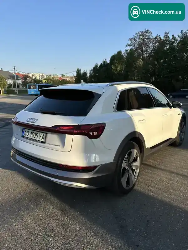 Audi e-tron 2019, фото з оголошення 2 з 19, VIN WAUZZZGE5KB004598