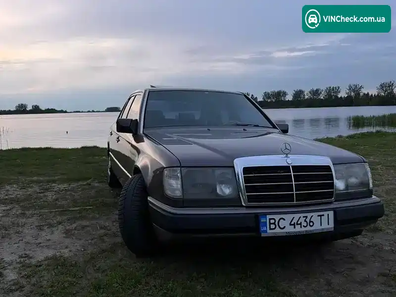 Mercedes-Benz E-Class 1992, фото з оголошення 1 з 12, VIN WDB1240211B445878