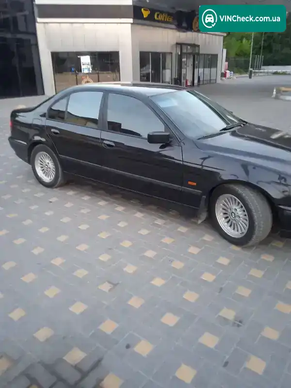 BMW 5 Series 1998, фото з оголошення 2 з 15, VIN WBADD210X0BH62272