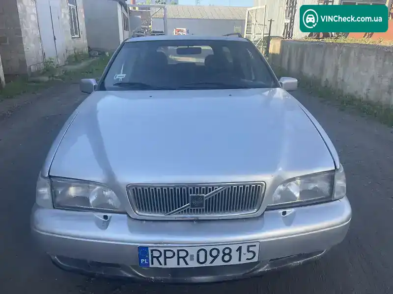 Volvo V70 1999, фото з оголошення 2 з 10, VIN YV1LW4102W2419417