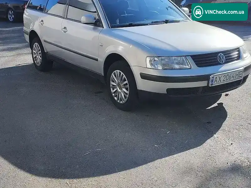Volkswagen Passat 2000, фото з оголошення 1 з 13, VIN WVWZZZ3BZYE473447