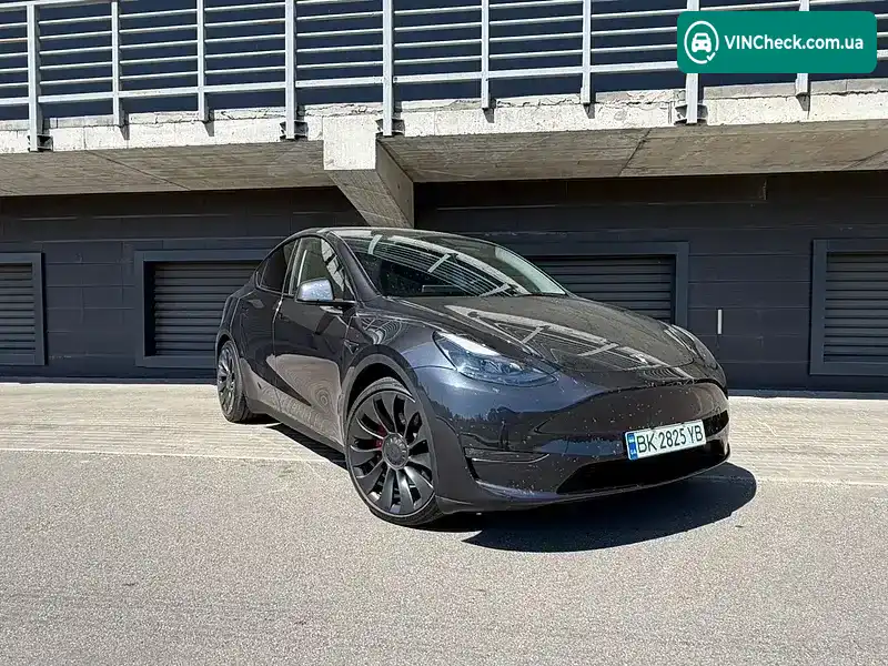 Tesla Model Y 2024, фото з оголошення 2 з 16, VIN 7SAYGDEF9RA322718