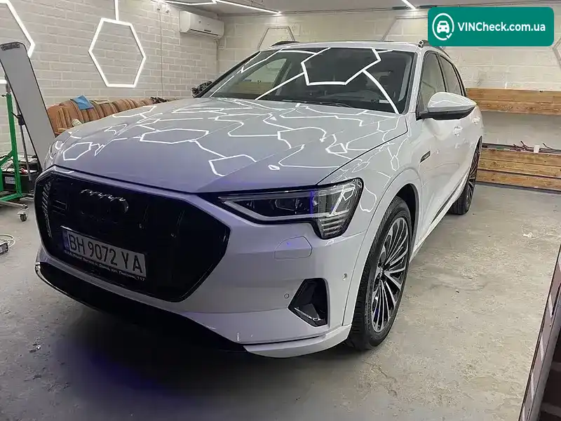 Audi e-tron 2019, фото з оголошення 1 з 16, VIN WA1VABGE1KB021182