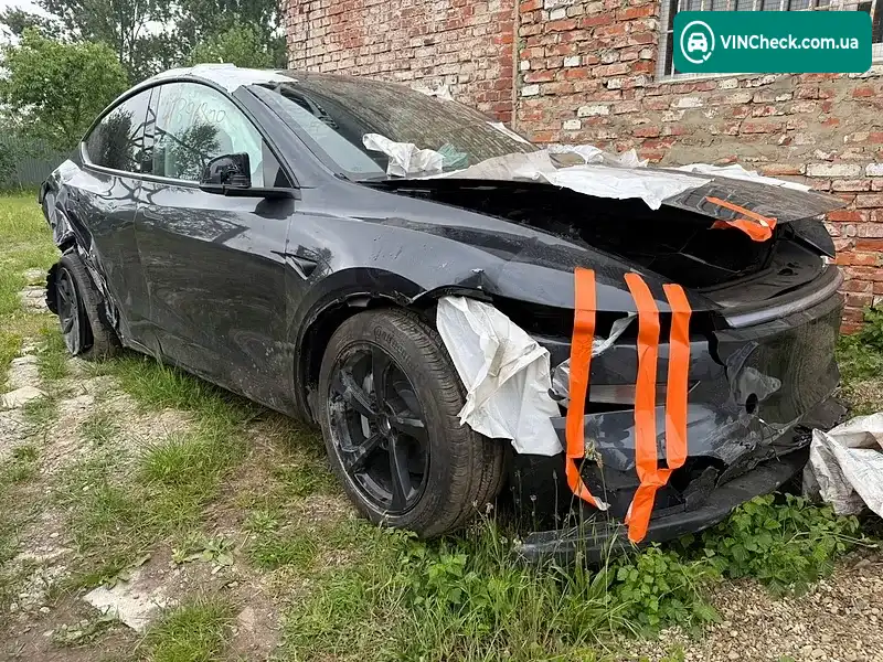Tesla Model Y 2025, фото з оголошення 2 з 19, VIN 7SAYGDEE3TF446601