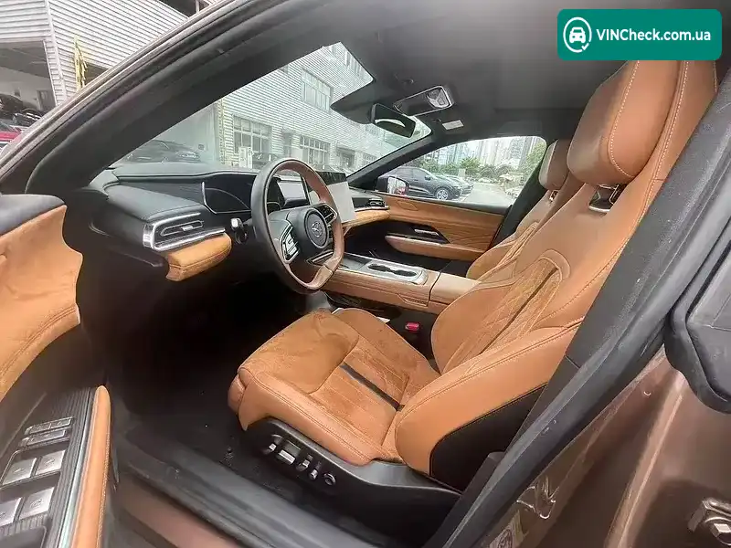 Mazda EZ-6 2025, фото з оголошення 2 з 5, VIN LVRHDAEJ2RN010970