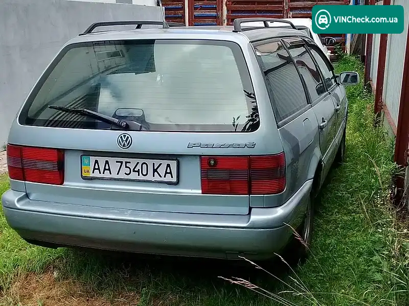 Volkswagen Passat 1996, фото з оголошення 1 з 8, VIN WVWZZZ3AZTE105852