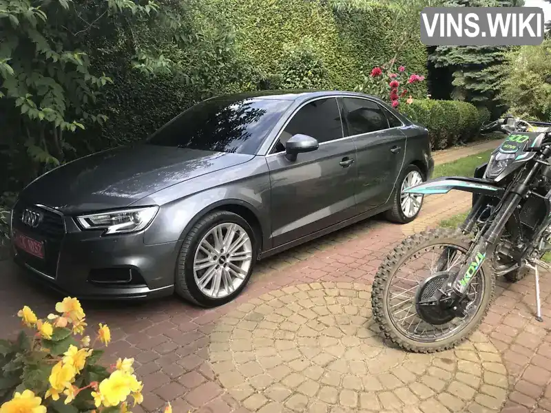 Audi A3 2018, фото з оголошення 1 з 12, VIN WAUZZZ8V8J1077130