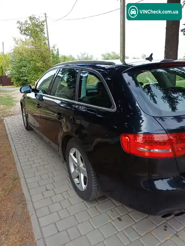 Audi A4 2010, фото з оголошення 2 з 17, VIN WAUZZZ8K6BA050578