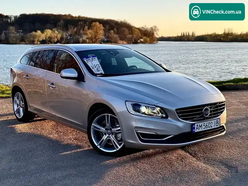 Volvo V60 2016, фото з оголошення 2 з 21, VIN YV1FWA8CDH1349774