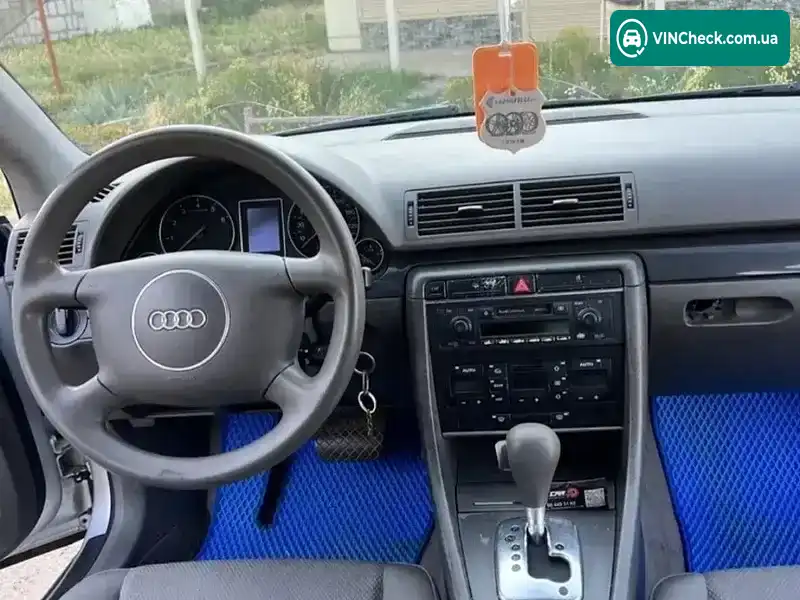 Audi A4 2001, фото з оголошення 2 з 4, VIN WAUZZZ8E32A039015