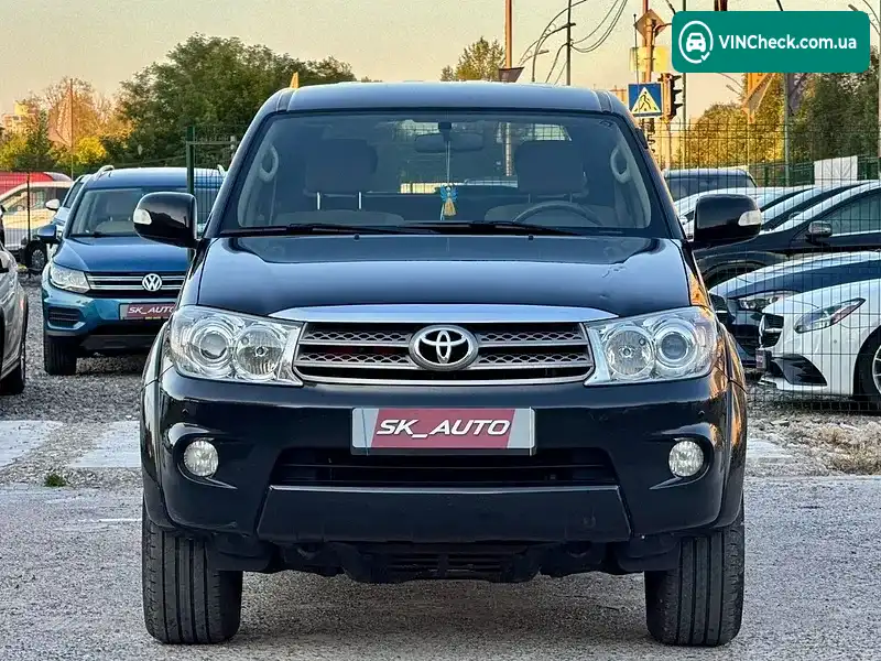 Toyota Fortuner 2010, фото з оголошення 2 з 20, VIN MHFYX59G5B8018708