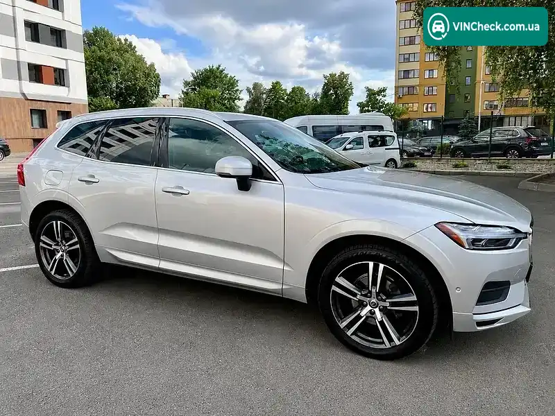 Volvo XC60 2019, фото з оголошення 2 з 20, VIN LYV102RK2KB262838