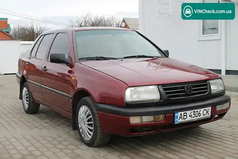 Volkswagen Vento 1992, фото з оголошення 2 з 20, VIN WVWZZZ1HZNW109680