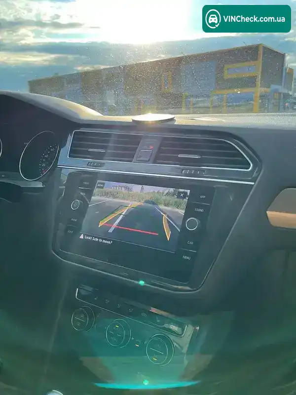 Volkswagen Tiguan 2018, фото з оголошення 2 з 20, VIN 3VV2B7AXXJM129693