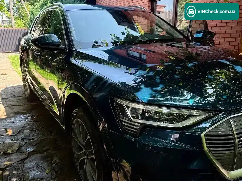 Audi e-tron 2019, фото з оголошення 2 з 14, VIN WAUZZZGE0LB010746